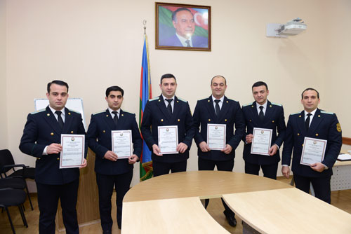 ƏDLİYYƏ QURUMLARINDA RƏHBƏR VƏZİFƏLƏRDƏ ÇALIŞAN İŞÇİLƏRİN İDARƏÇİLİK VƏRDİŞLƏRİNİN TƏKMİLLƏŞDİRİLMƏSİ  DİQQƏT MƏRKƏZİNDƏDİR