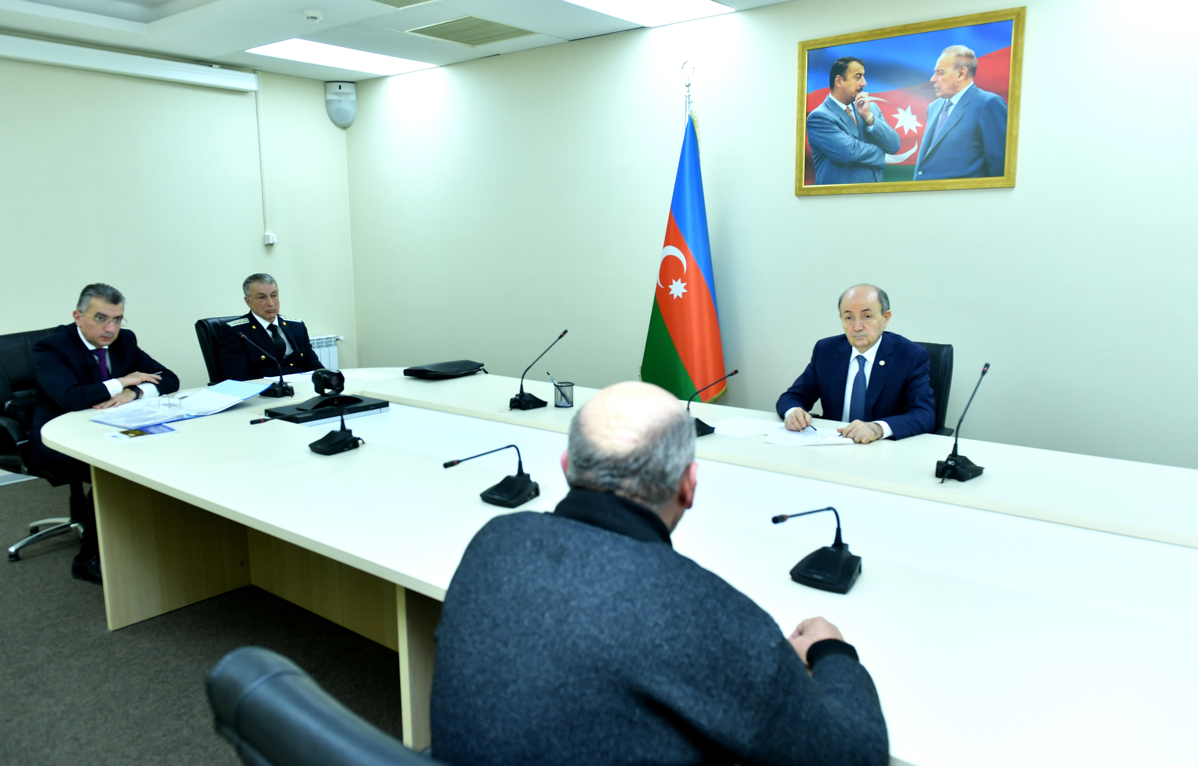 Ədliyyə naziri Oğuzda vətəndaşları qəbul edib