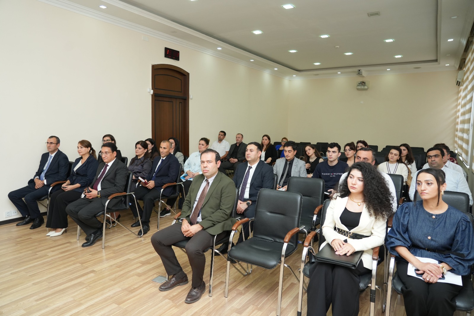 Ədliyyə Akademiyasında dövlət qurumlarının əməkdaşlarının peşə hazırlığının artırılması məqsədilə ixtisasartırma təlimlərinə start verilib